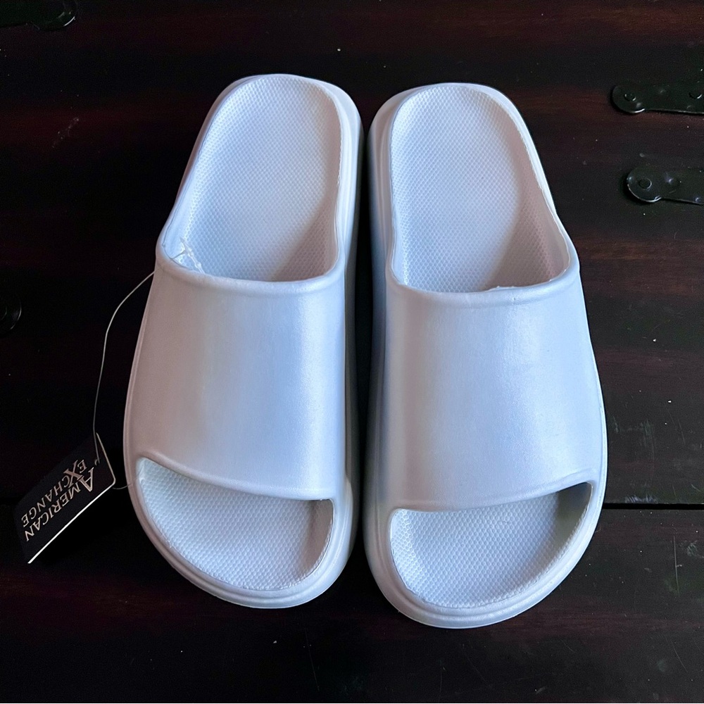 American Exchange Tuni Platform Cushioned Slide Sandals